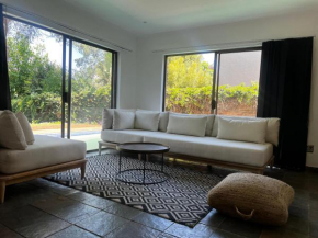 Bryanston Luxurious 5-Bed Villa